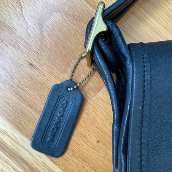 Coach Classic Legacy Flap Black Glove Leather Shoulder Bag - Picture 5 of 16